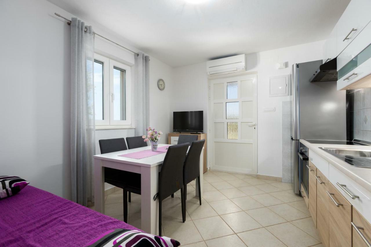 Apartment Goga Sevid Bagian luar foto