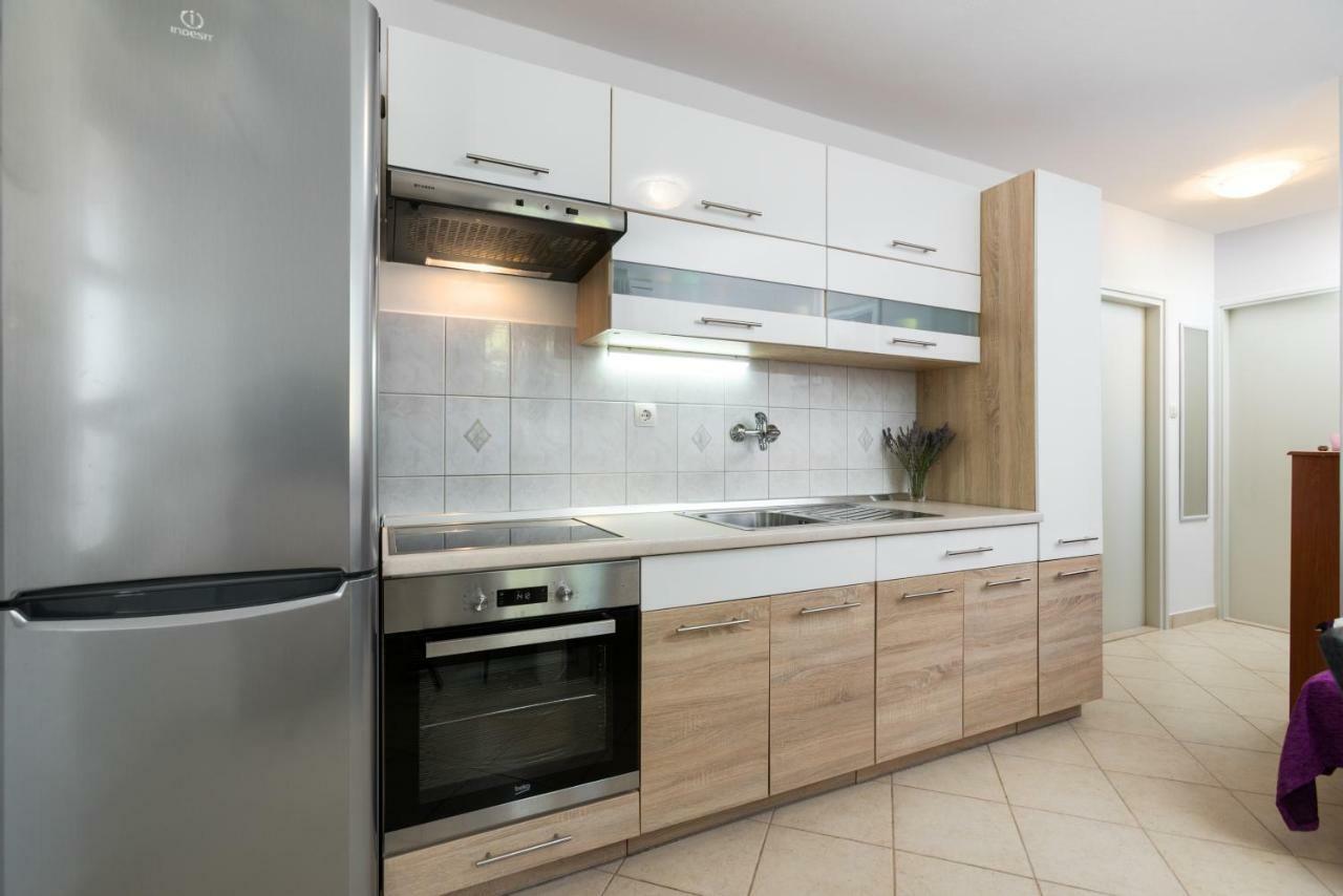 Apartment Goga Sevid Bagian luar foto